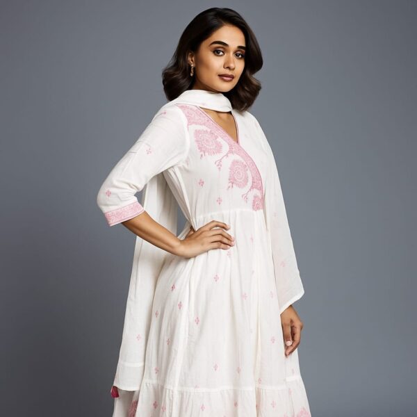 White pure malmal cotton 3 pc suit set anarkali