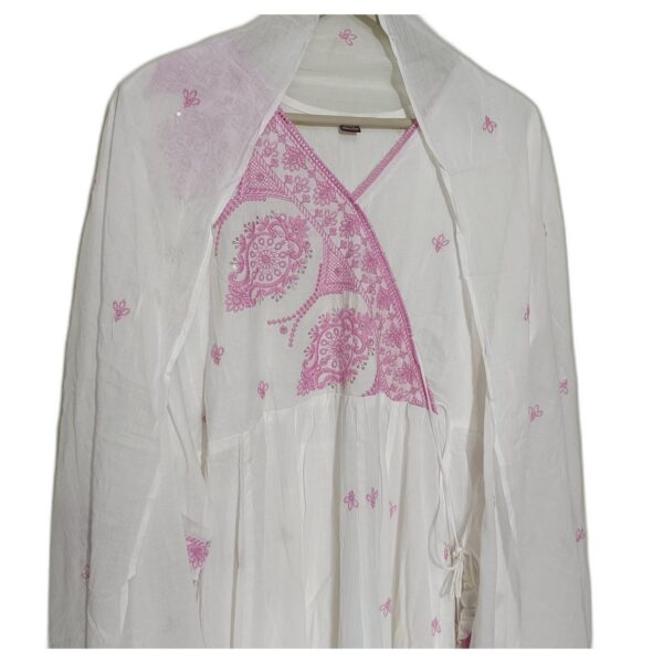 White pure malmal cotton 3 pc suit set anarkali