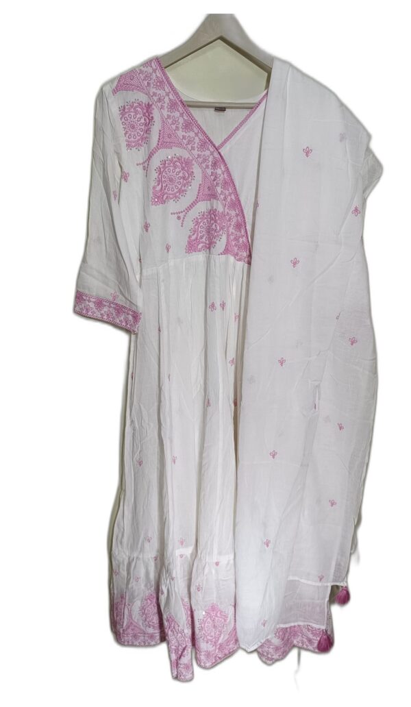 White pure malmal cotton 3 pc suit set anarkali